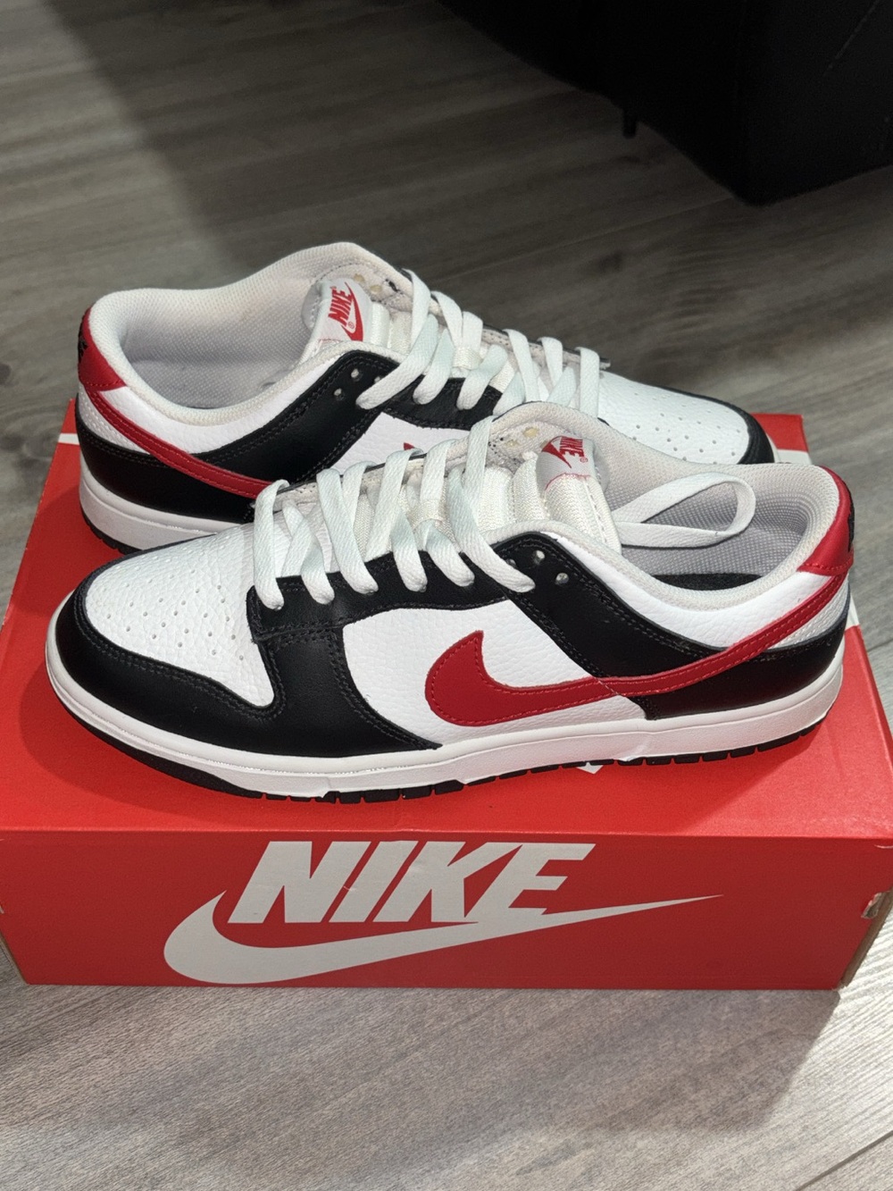 Nike Men’s Low-Top Sneakers - White/Black/Red